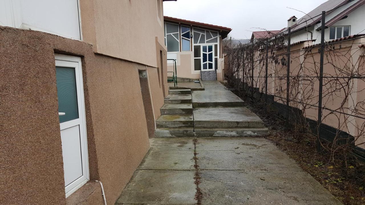 Aldesti  Casele Lena B&B 외부 사진